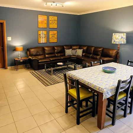 Spacious 3 Bed In Vibrant St Julians Apartment *