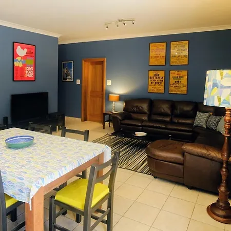 Apartment Spacious 3 Bed In Vibrant St Julians *