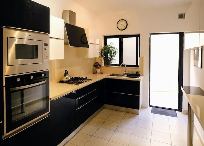 Spacious 3br In Vibrant St Julians *